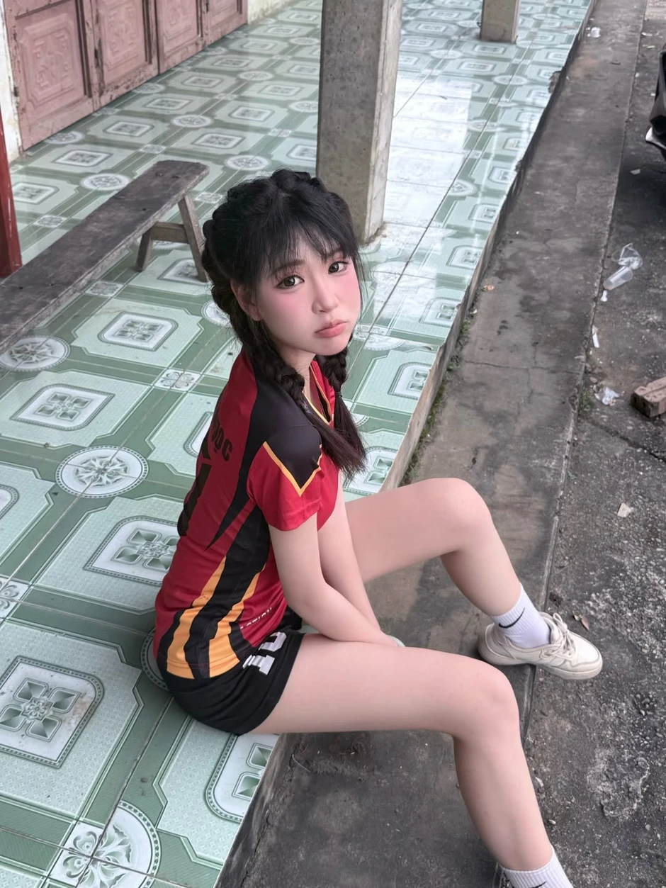 Hot girl 2k9 "viral" MXH, cờ-nhíp hút cả triệu view Hot girl 2k9 "viral" MXH, cờ-nhíp hút cả triệu view