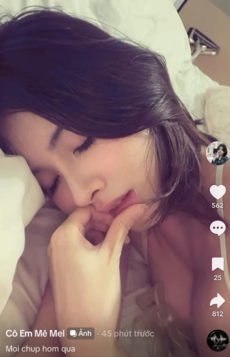 Kệ drama, hot girl xinh đẹp vẫn tự tin khoe ảnh "giường chiếu" gợi cảm, "mình cứ chill chill vậy thôi"