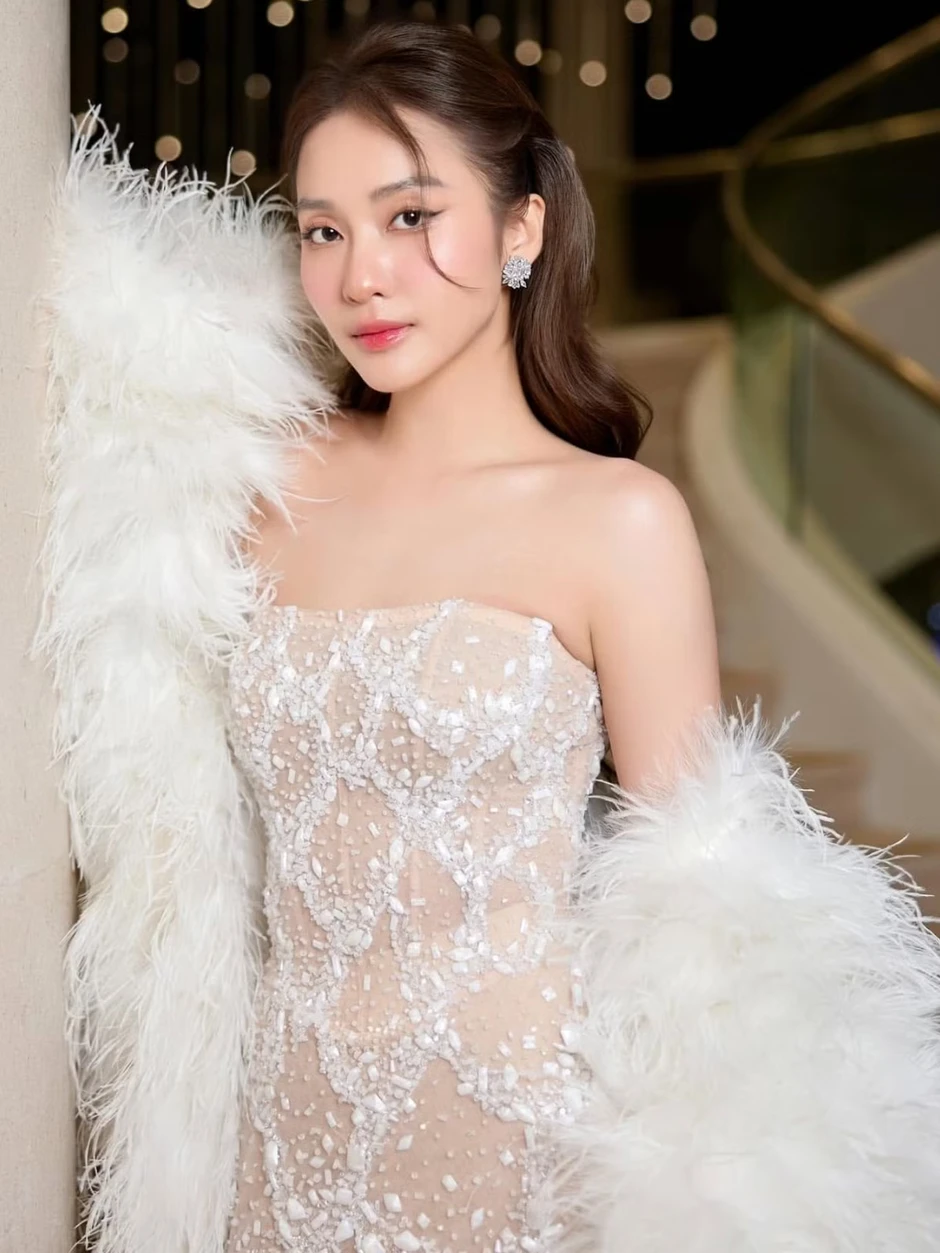 Khả Ngân trước khi cưới Nhan Phúc Vinh