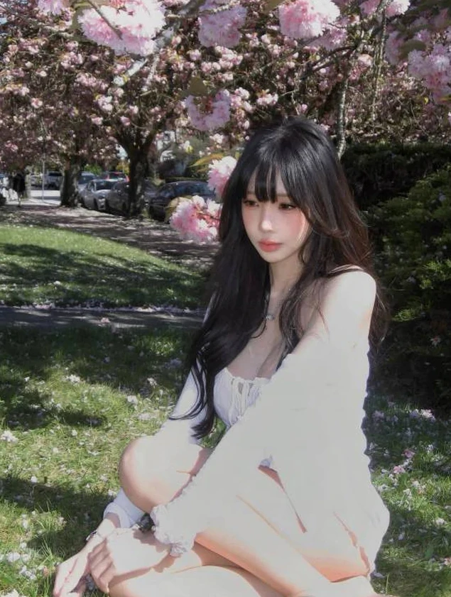 Khoe bạn gái gợi cảm, nam streamer được CĐM ghen tị, khẳng định là chàng trai "may mắn" nhất năm