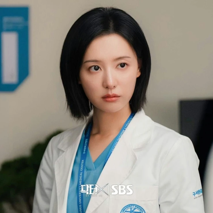Kim Ji Won gây sốc với diện mạo mới sau “Nữ hoàng nước mắt”