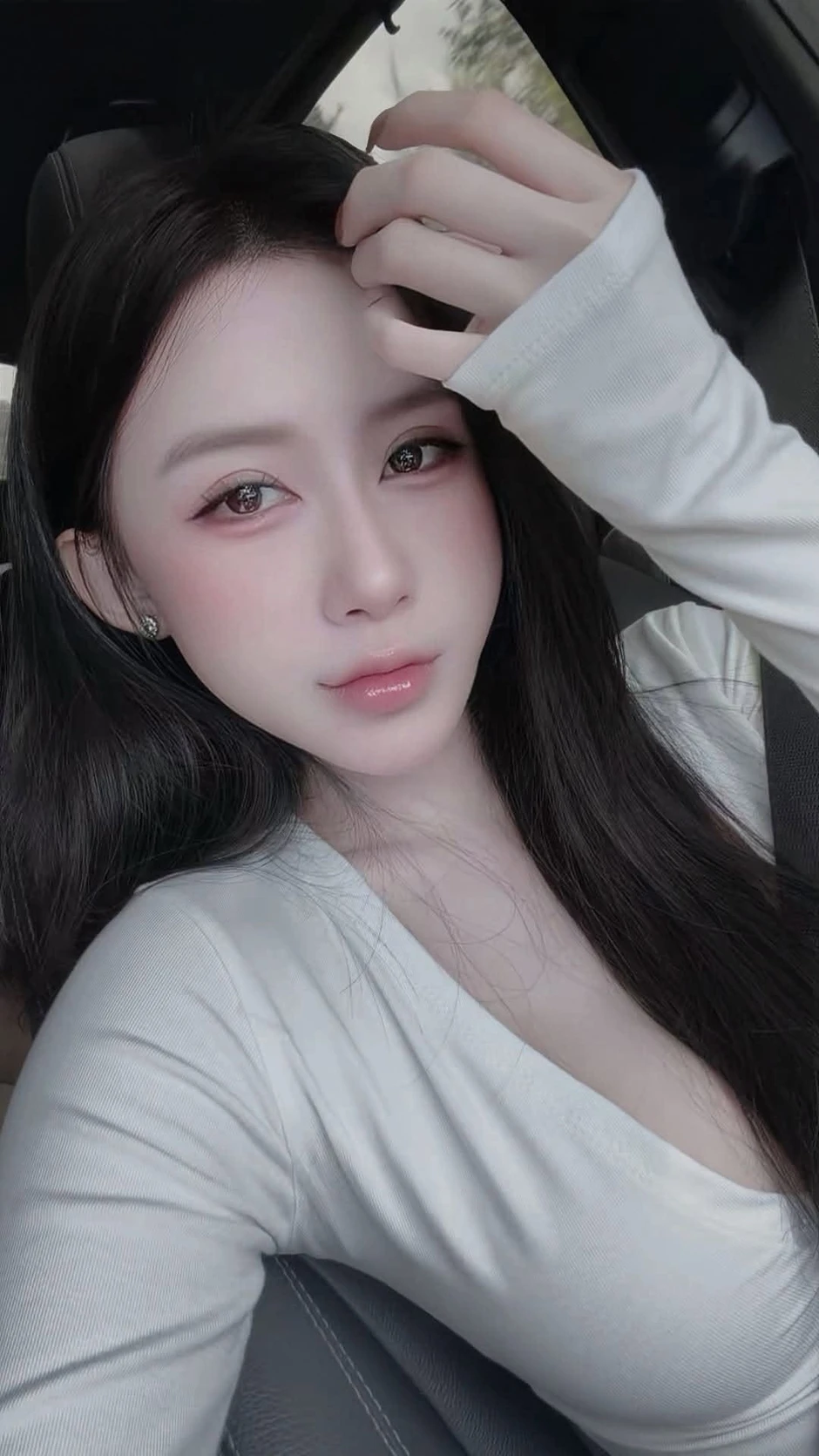 Mê đắm vóc dáng nữ tư vấn bán xe, fan lướt album ảnh không biết chán Mê đắm vóc dáng nữ tư vấn bán xe, fan lướt album ảnh không biết chán
