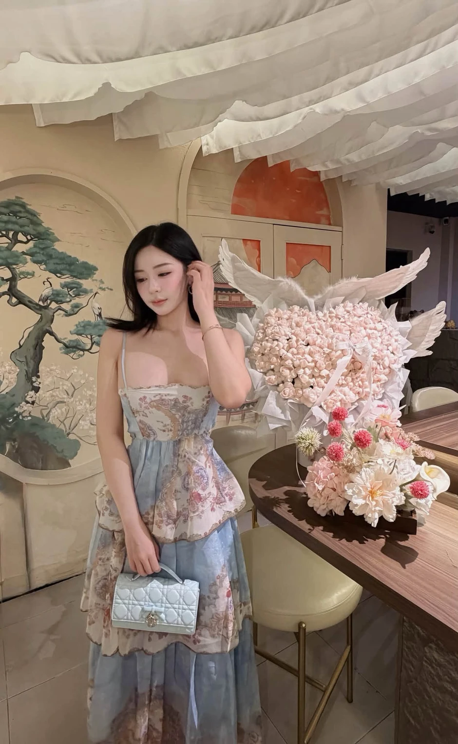 Mê mắt với phong cách cottagecore đậm chất nàng thơ của hot girl Thiên Di: Đâu phải cứ mặc hở mới có thể quyến rũ? Mê mắt với phong cách cottagecore đậm chất nàng thơ của hot girl Thiên Di: Đâu phải cứ mặc hở mới có thể quyến rũ?