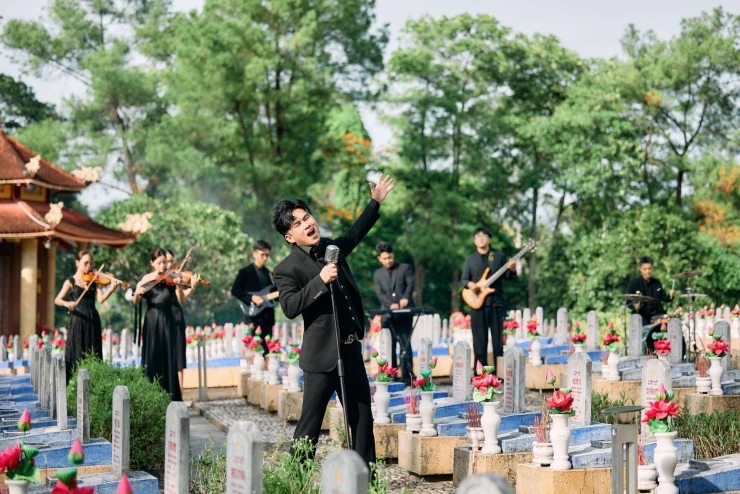 MV “Những người hùng không tên” nhận ý kiến trái chiều, ca sĩ Du Thiên lên tiếng