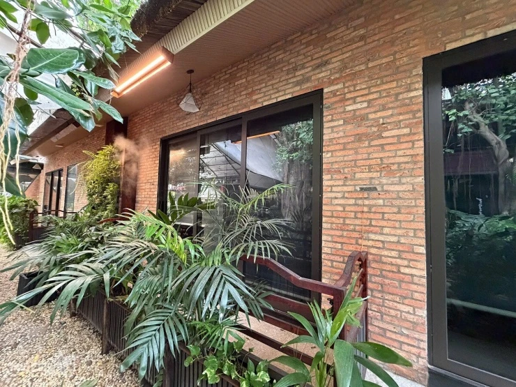 Nhà vườn gần 2.000 m2 của Johnny Trí Nguyễn ở TP HCM Nhà vườn gần 2.000 m2 của Johnny Trí Nguyễn ở TP HCM