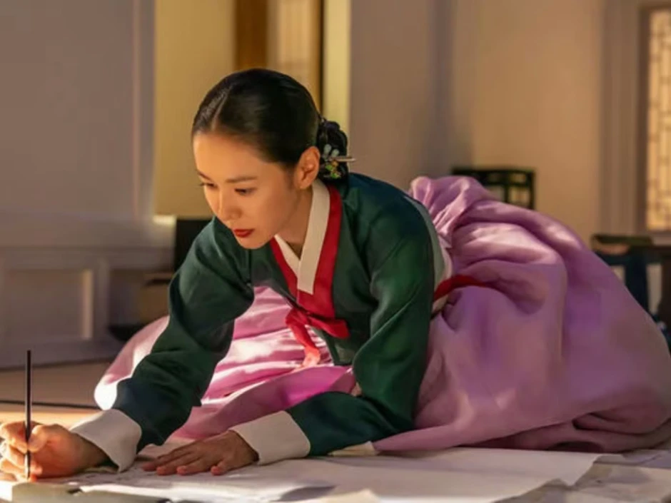 Nhãn dán 19+ cho phim mới của Son Ye Jin