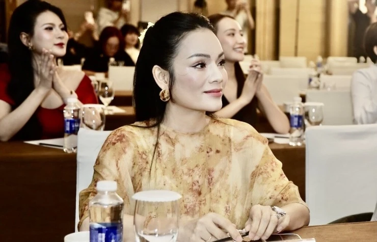 Niềm hạnh phúc của nữ ca sĩ từng thi Sao Mai 2005 giờ trở thành PGS.TS