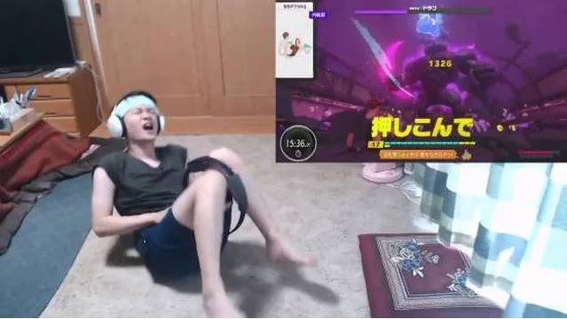 Nỗ lực chơi game quá đà, nam streamer gặp sự cố khó đỡ ở vùng "nhạy cảm", clip hút hơn 33 triệu lượt xem