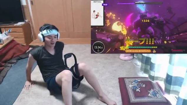 Nỗ lực chơi game quá đà, nam streamer gặp sự cố khó đỡ ở vùng "nhạy cảm", clip hút hơn 33 triệu lượt xem