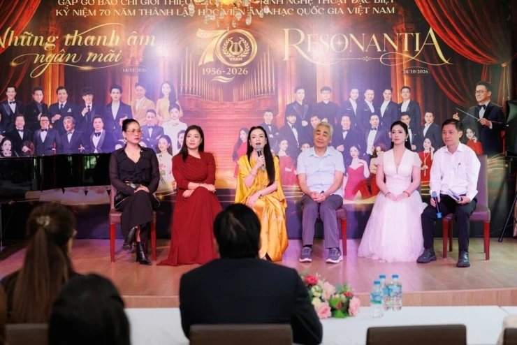 NSND Quang Thọ nhớ thời bán cà phê, thuốc lá để xoay kinh phí biểu diễn