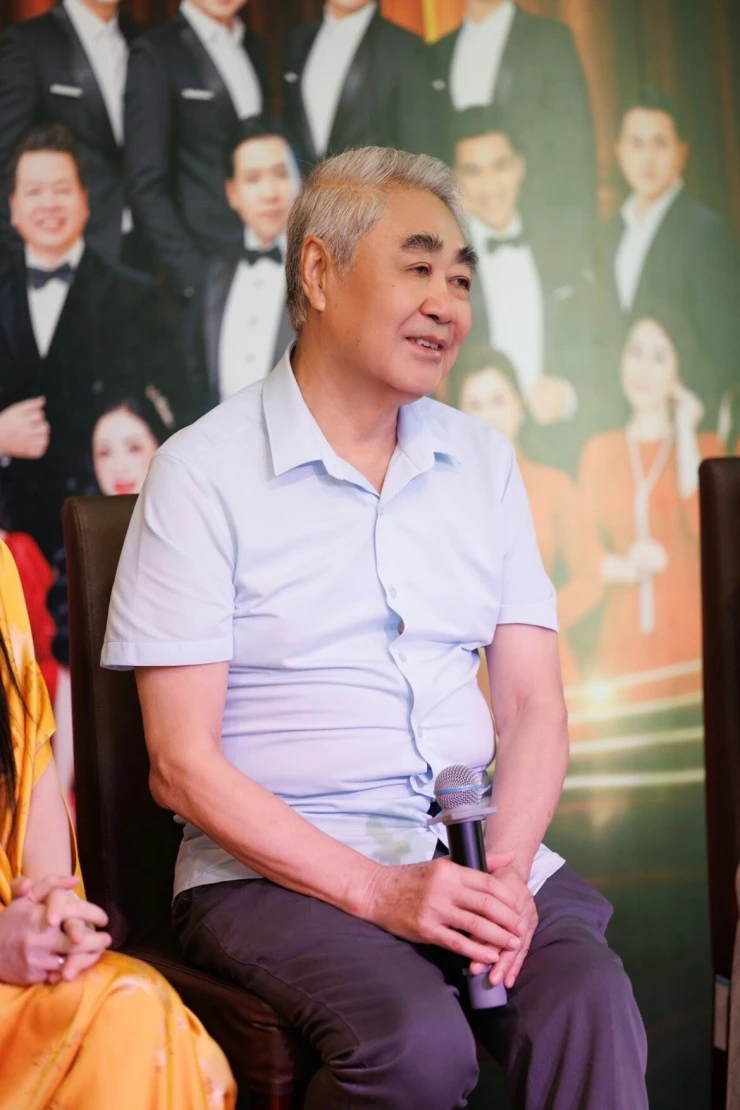 NSND Quang Thọ nhớ thời bán cà phê, thuốc lá để xoay kinh phí biểu diễn