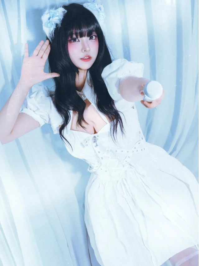 Nữ coser gợi cảm bất ngờ đổ bộ sang làm streamer, vừa xuất hiện đã được "săn đón" tận tình Nữ coser gợi cảm bất ngờ đổ bộ sang làm streamer, vừa xuất hiện đã được "săn đón" tận tình
