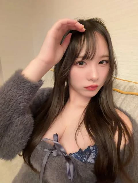 Nữ diễn viên Nhật Bản tiết lộ môi trường công sở khắc nghiệt khiến cô rẽ hướng sang đóng phim
