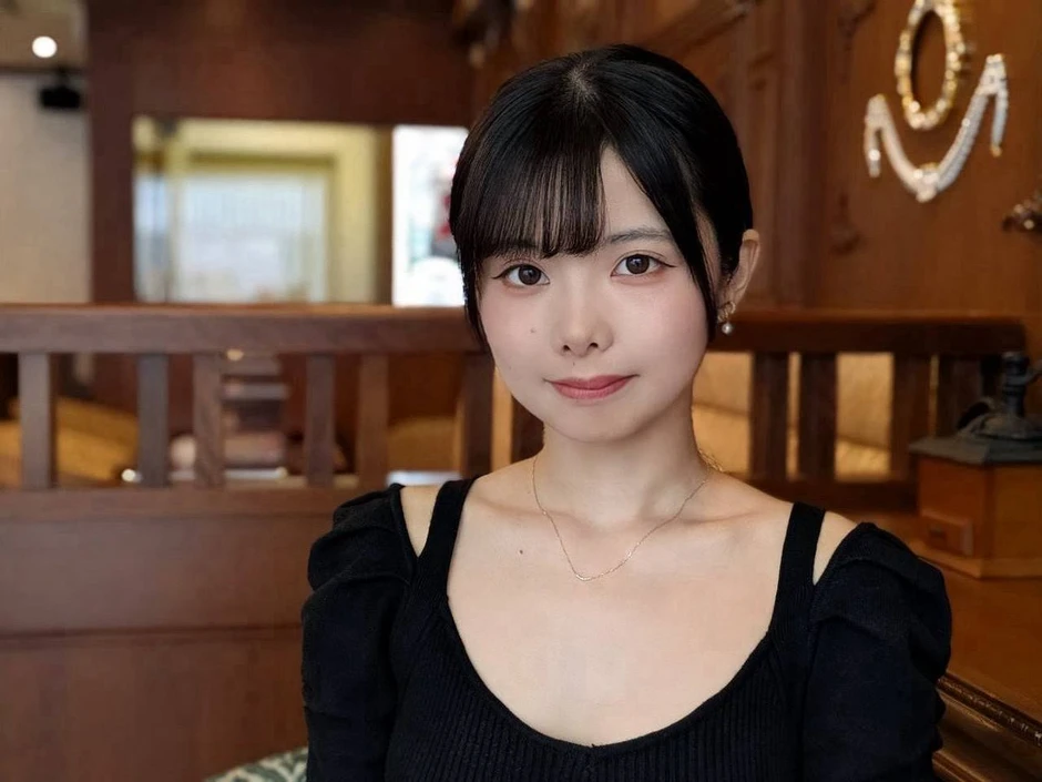 Nữ nhân viên văn phòng thu nhập top 1% vẫn đi làm mẫu ảnh, ra luật thép "cấm fan yêu mình" Nữ nhân viên văn phòng thu nhập top 1% vẫn đi làm mẫu ảnh, ra luật thép "cấm fan yêu mình"