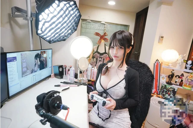 Nữ streamer gợi cảm chia sẻ câu chuyện không ngờ, nhờ làm nhân viên ở quán cafe hầu gái mới có ngày hôm nay