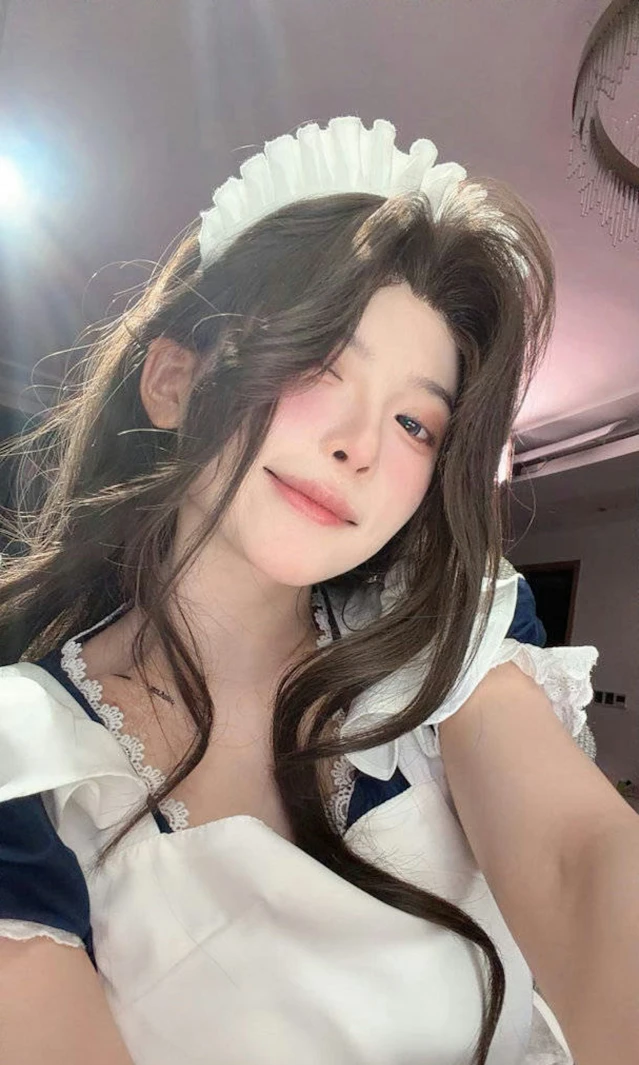 Nữ streamer xinh đẹp bất ngờ tiết lộ chuyện tế nhị của bản thân trên sóng, thừa nhận bản thân đang quá "thiếu thốn" Nữ streamer xinh đẹp bất ngờ tiết lộ chuyện tế nhị của bản thân trên sóng, thừa nhận bản thân đang quá "thiếu thốn"