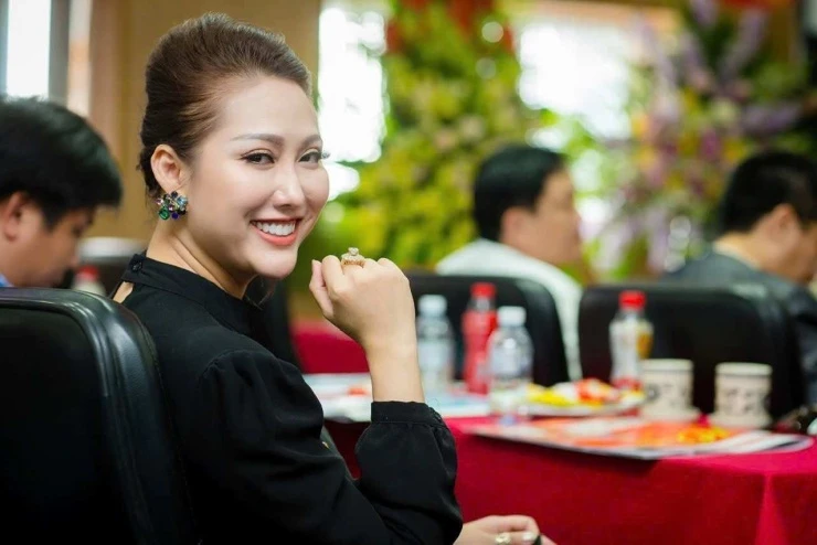 Phi Thanh Vân sau đổ vỡ: Quốc tịch không quyết định tuổi thọ của hôn nhân Phi Thanh Vân sau đổ vỡ: Quốc tịch không quyết định tuổi thọ của hôn nhân