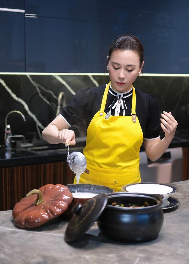 Phương Oanh tận hưởng niềm vui giản dị
