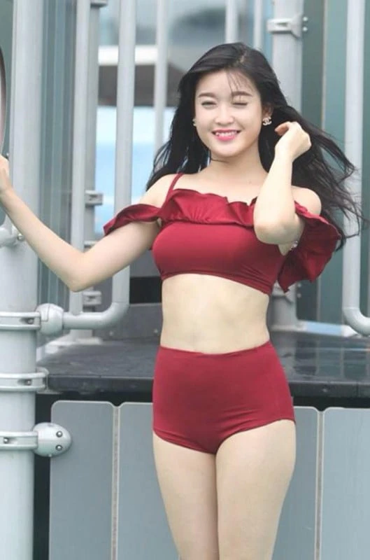 Quá khứ của Á hậu Huyền My