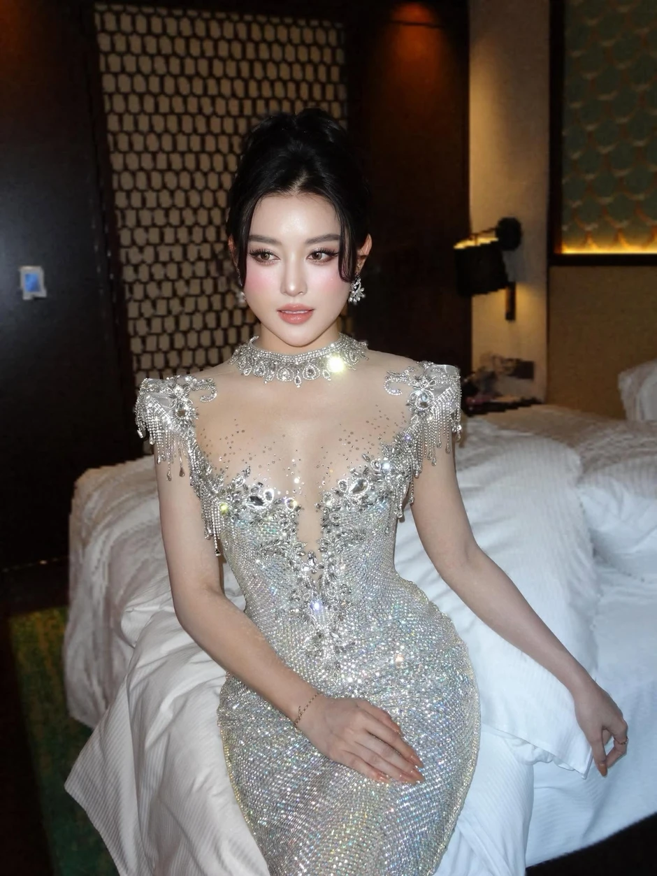 Quá khứ của Á hậu Huyền My