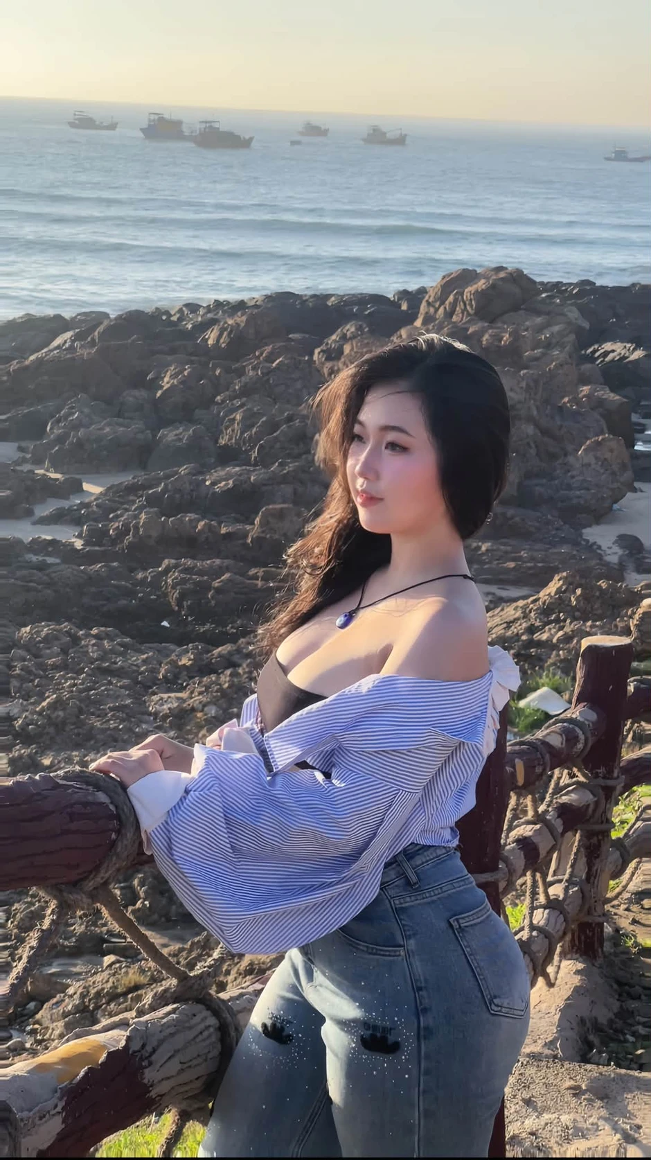 Review du lịch cẩn thận, chu đáo, cô gái xinh đẹp nhận bão "tim" từ cư dân mạng Review du lịch cẩn thận, chu đáo, cô gái xinh đẹp nhận bão "tim" từ cư dân mạng