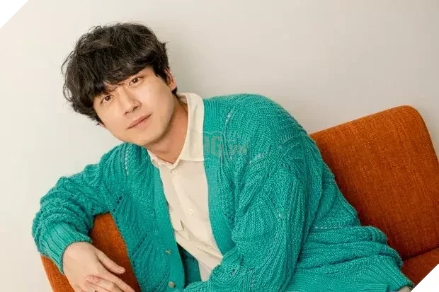 Sau hơn 1 năm vướng ồn ào tình cảm với Nagano Mei: Nam tài tử Sakaguchi Kentaro bất ngờ thông báo kết hôn cùng bạn gái ngoài ngành giải trí