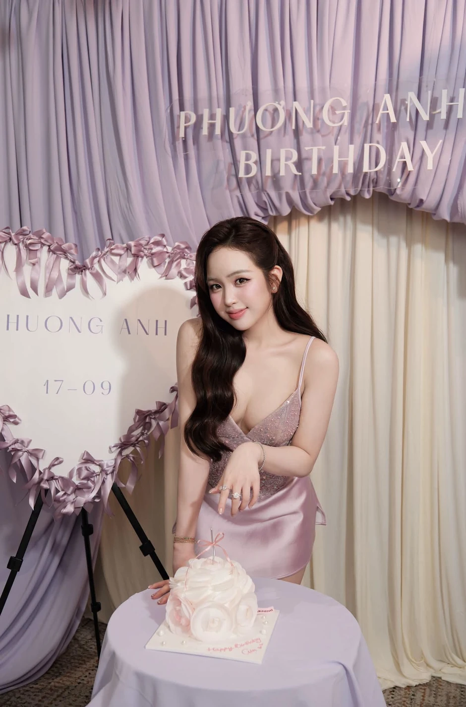 Sinh nhật rực rỡ, Lê Phương Anh tiếp tục "đốn tim" CĐM với nhan sắc ấn tượng Sinh nhật rực rỡ, Lê Phương Anh tiếp tục "đốn tim" CĐM với nhan sắc ấn tượng