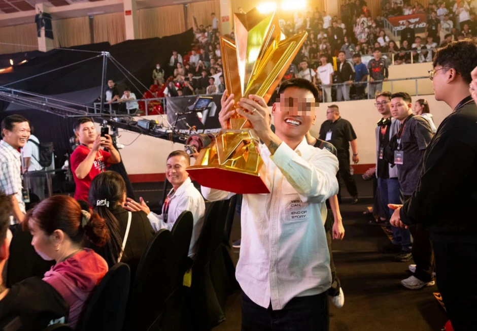 Streamer B.G vẫn nhận mưa phẫn nộ từ CĐM sau bài đăng mới nhất
