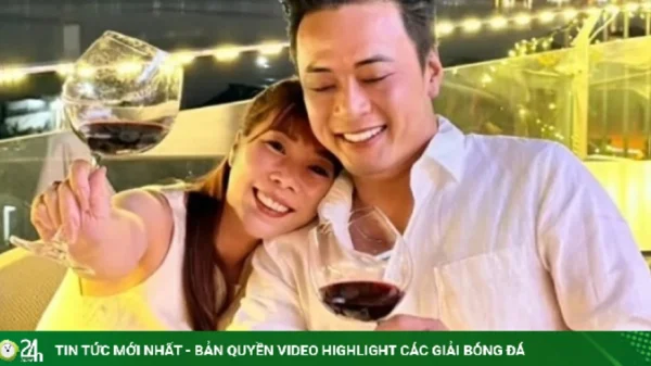Ảnh sao 22/9: Hồng Đăng cảm ơn vợ vì 25 năm đồng hành kenhtingame com thumb anh sao 22 9 hong dang cam on vo vi 25 nam dong hanh 93f51790049056816 940w