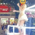 Dân tình "nhức mắt" cảnh rước đèn biến tướng: Nhảy nhót "cà hẩy", trang phục hở hang gây phản cảm kenhtingame com thumb dan tinh quot nhuc mat quot canh ruoc den bien tuong nhay nhot quot ca hay quot trang phuc ho hang gay phan cam 913d1790133141019 940w