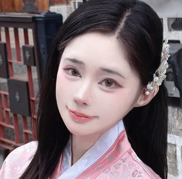 Đẳng cấp của nữ coser "triệu follow", mỗi lần lên đồ biến hình là fan lại được dịp "điêu đứng" kenhtingame com thumb dang cap cua nu coser quot trieu follow quot moi lan len do bien hinh la fan lai duoc dip quot dieu dung quot f00c1789727539824 940w