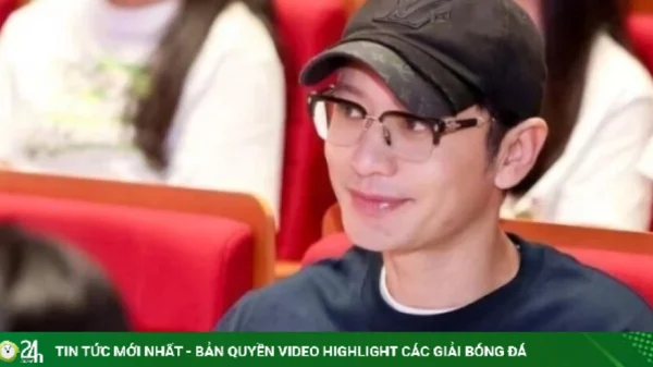 Diễn viên Huỳnh Hiểu Minh được sinh viên vây kín ngày nhập học tiến sĩ kenhtingame com thumb dien vien huynh hieu minh duoc sinh vien vay kin ngay nhap hoc tien si 9c2e1789430752467 940w