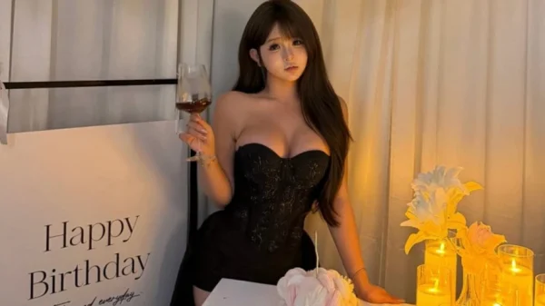 Đón sinh nhật bằng bộ ảnh mới, hot girl 2k4 khiến người xem phải trầm trồ nhan sắc kenhtingame com thumb don sinh nhat bang bo anh moi hot girl 2k4 khien nguoi xem phai tram tro nhan sac ac0e1789988611099 940w