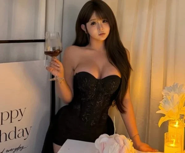 Đón sinh nhật bằng bộ ảnh mới, hot girl 2k4 khiến người xem phải trầm trồ nhan sắc kenhtingame com thumb don sinh nhat bang bo anh moi hot girl 2k4 khien nguoi xem phai tram tro nhan sac ac0e1789988611099 940w