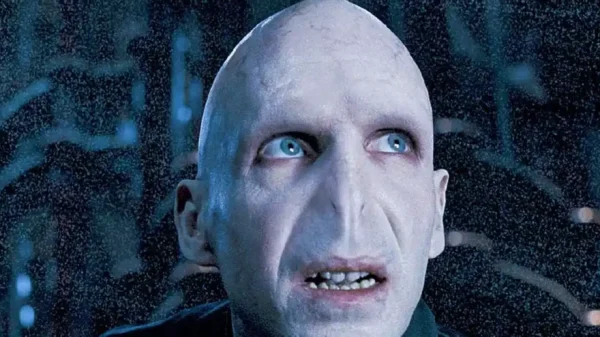 Giải mã bí ẩn Chúa tể Voldemort: Vì sao "Kẻ mà ai cũng biết là ai đấy" lại không có mũi? kenhtingame com thumb giai ma bi an chua te voldemort vi sao quot ke ma ai cung biet la ai day quot lai khong co mui f2f81790505843390 940w