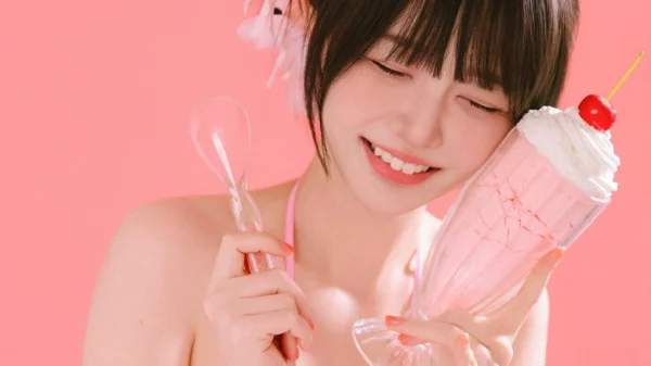 idol trở lại sau gần 2 năm nghỉ do vấn đề sức khỏe, mang luôn "quà táo bạo" tặng fan kenhtingame com thumb idol tro lai sau gan 2 nam nghi do van de suc khoe mang luon quot qua tao bao quot tang fan 463b1788759360187 940w