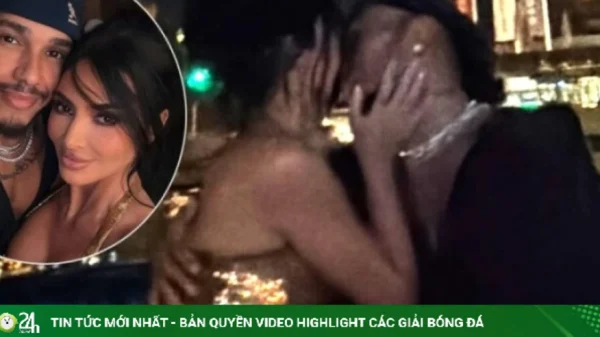 Kim Kardashian và bạn trai tình tứ trên sông Seine kenhtingame com thumb kim kardashian va ban trai tinh tu tren song seine 22c91790495944322 940w