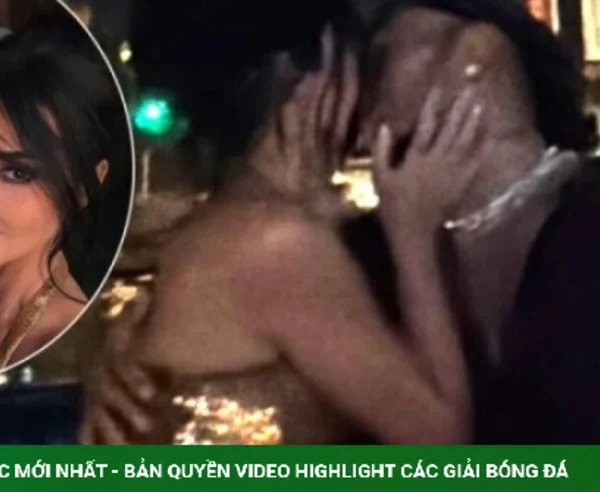 Kim Kardashian và bạn trai tình tứ trên sông Seine kenhtingame com thumb kim kardashian va ban trai tinh tu tren song seine 22c91790495944322 940w