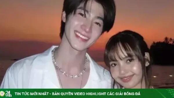 Lisa khoác tay chàng trai Thái trên phố kenhtingame com thumb lisa khoac tay chang trai thai tren pho 0d581790052147961 940w