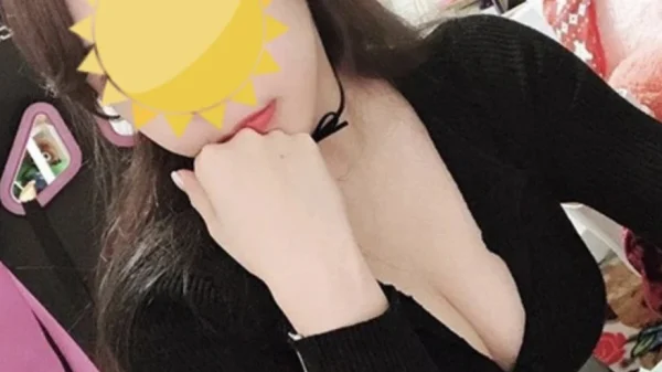 Nhờ shipper chụp lén hình bạn gái qua mạng, nam thanh niên sững sờ kenhtingame com thumb nho shipper chup len hinh ban gai qua mang nam thanh nien sung so b46c1788607002149 940w