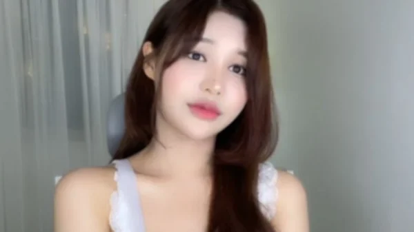Nữ streamer tung ảnh X-quang Q1, chứng minh "loa xịn" không hề độ kenhtingame com thumb nu streamer tung anh x quang q1 chung minh quot loa xin quot khong he do 68b61789049822628 940w