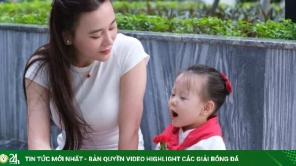 Phương Oanh tận hưởng kỳ nghỉ lễ bên cặp song sinh kenhtingame com thumb phuong oanh tan huong ky nghi le ben cap song sinh 280c1788229479281 940w