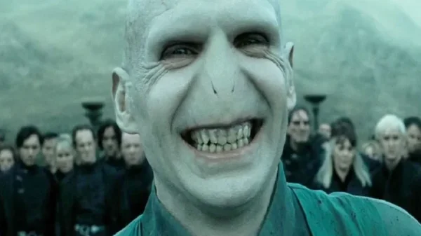 Sự thật rợn người về chúa tể Voldemort: Bản chất tà ác và tâm lý biến thái vượt xa trên phim ảnh kenhtingame com thumb su that ron nguoi ve chua te voldemort ban chat ta ac va tam ly bien thai vuot xa tren phim anh 807a1790329385219 940w