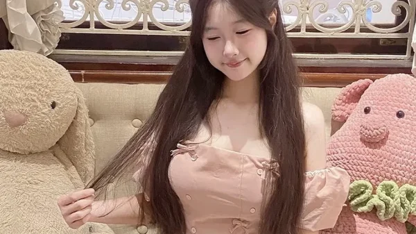 Thần thái ngút ngàn, gái xinh Aerobic khiến cư dân mạng "tan chảy" kenhtingame com thumb than thai ngut ngan gai xinh aerobic khien cu dan mang quot tan chay quot 650b1788842307533 940w