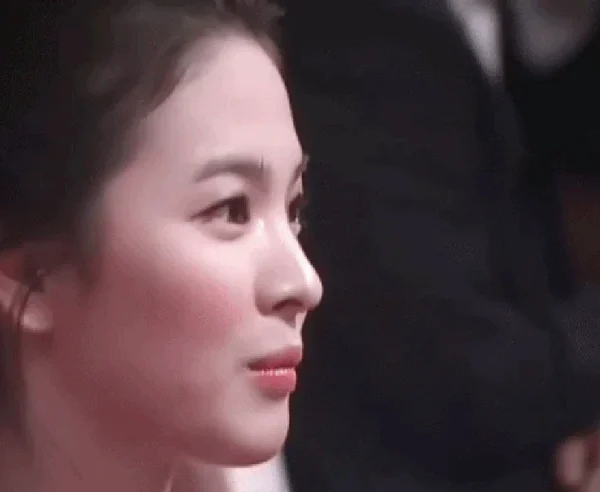 Viral nhan sắc tuổi 23 của Song Hye Kyo: So với hiện tại mà ngỡ ngàng! kenhtingame com thumb viral nhan sac tuoi 23 cua song hye kyo so voi hien tai ma ngo ngang b83e1788846029990 940w