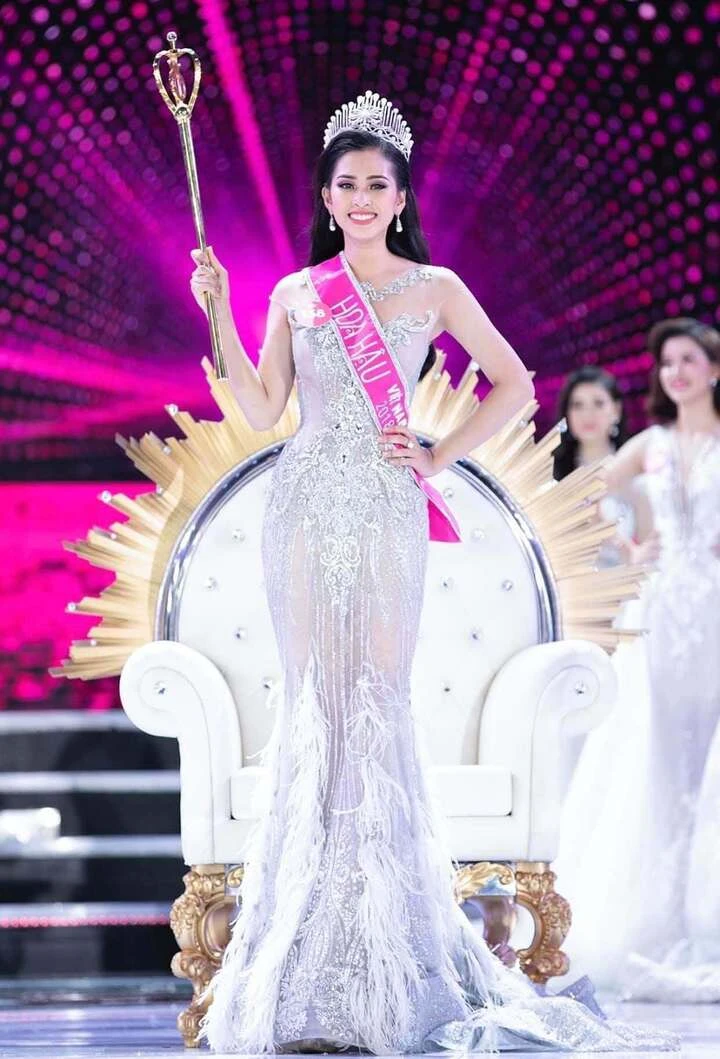 Tiểu Vy sau 8 năm đăng quang Hoa hậu Việt Nam Tiểu Vy sau 8 năm đăng quang Hoa hậu Việt Nam