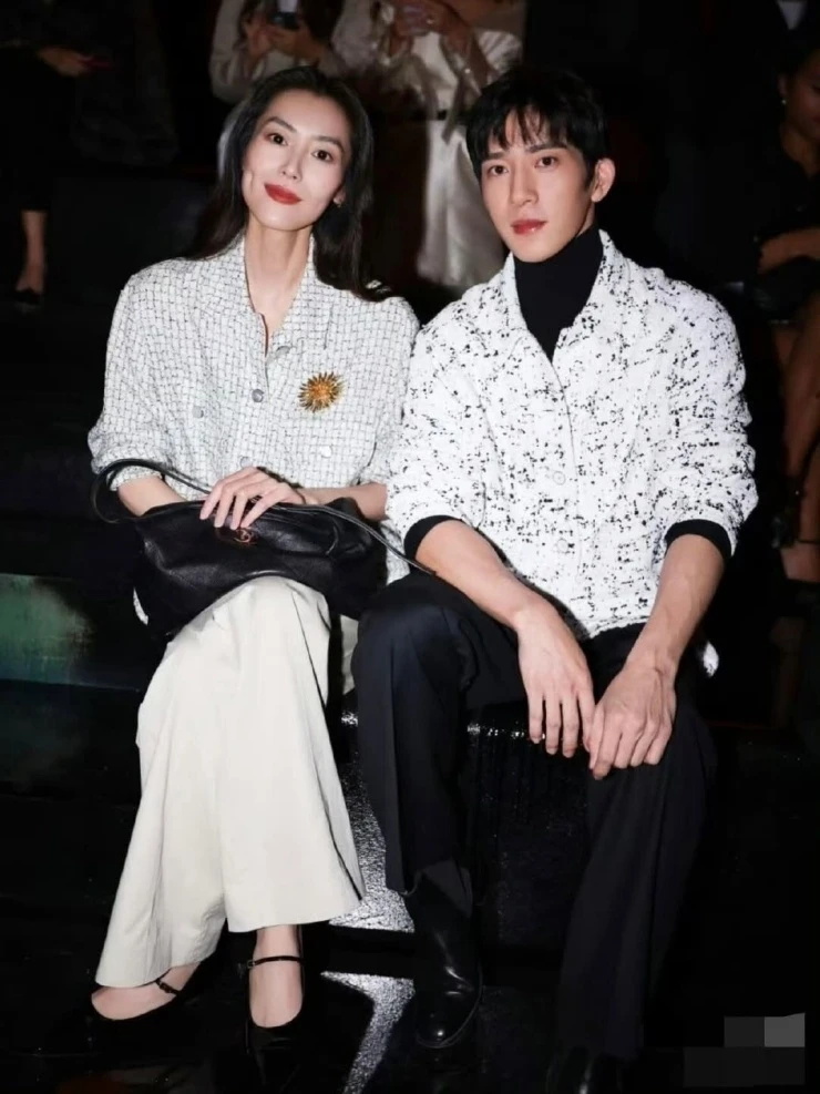 Tỉnh Bách Nhiên xem concert của Lý Vinh Hạo, bị bạn thân vạch trần chuyện tình cảm