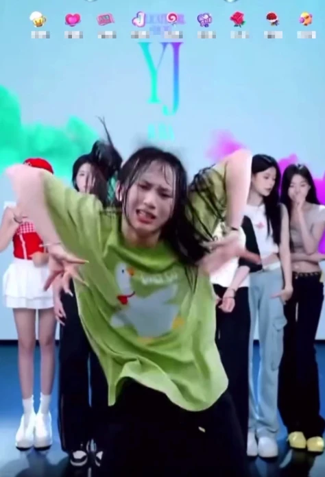 Vì nổi tiếng, các idol mạng bất chấp đến thế này Vì nổi tiếng, các idol mạng bất chấp đến thế này
