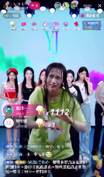 Vì nổi tiếng, các idol mạng bất chấp đến thế này Vì nổi tiếng, các idol mạng bất chấp đến thế này