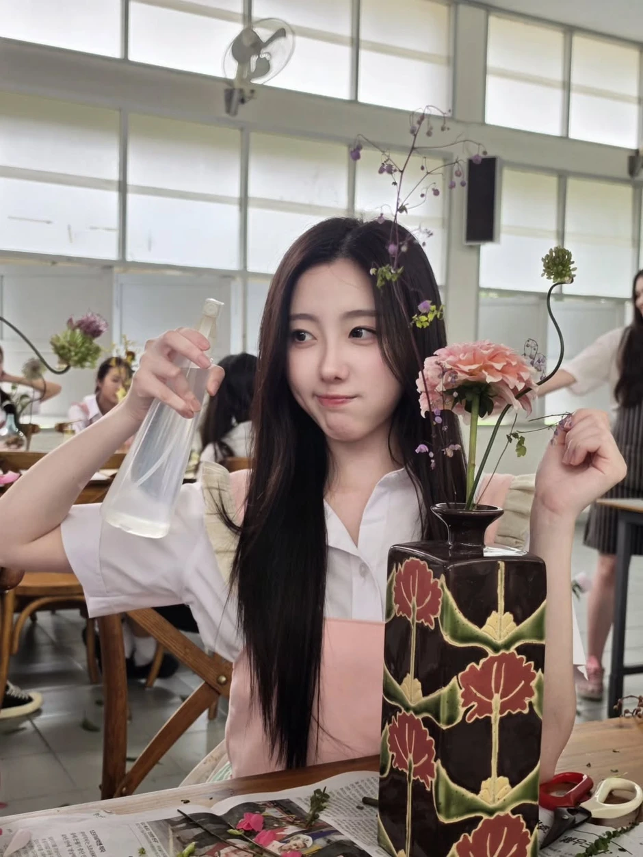 Viral clip mỹ nhân 2K5 bắn cung "rụng cả tim fan", nụ cười bừng sáng không cưỡng lại nổi